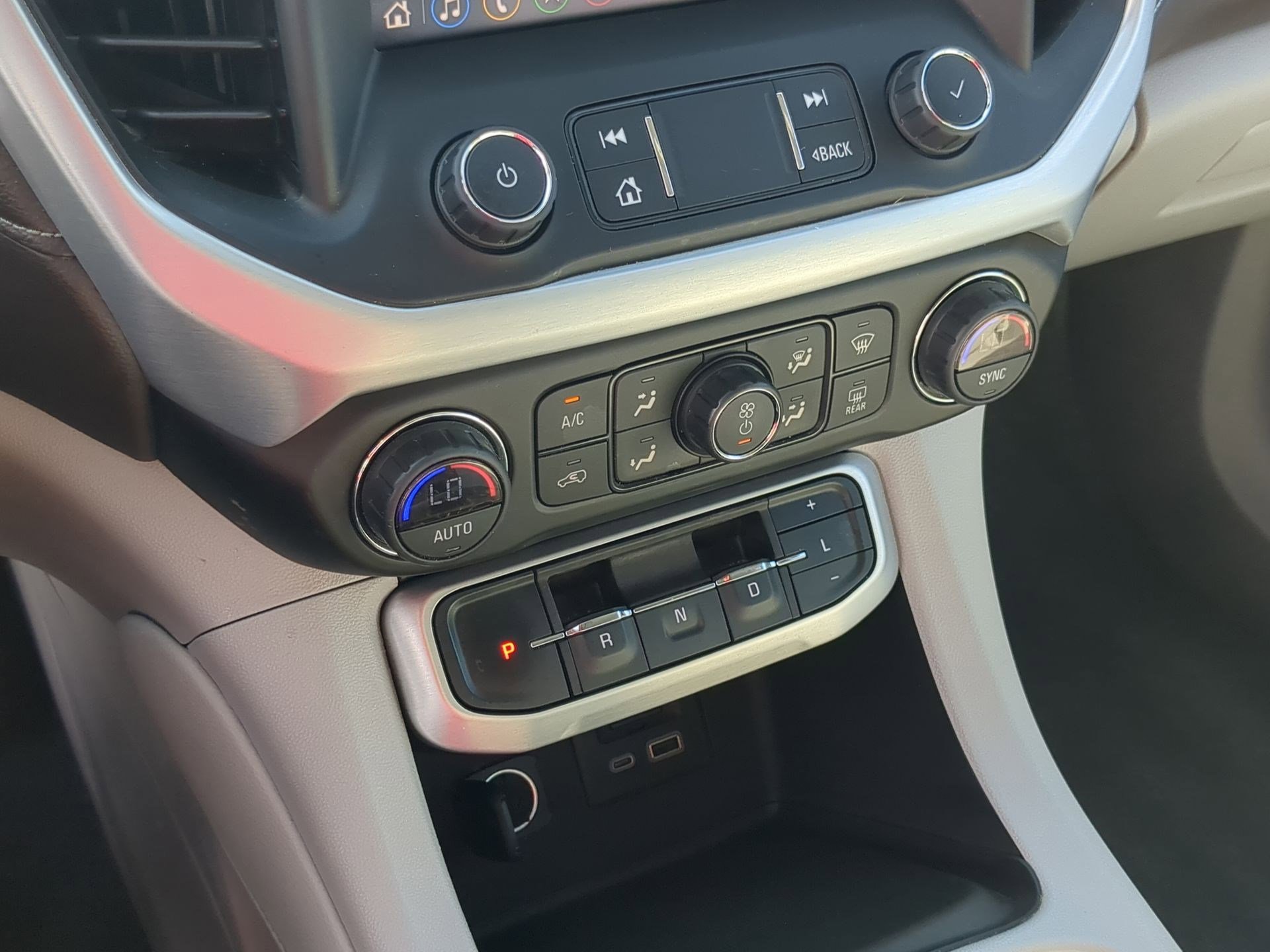 2021 Gmc Acadia SLT photo 8