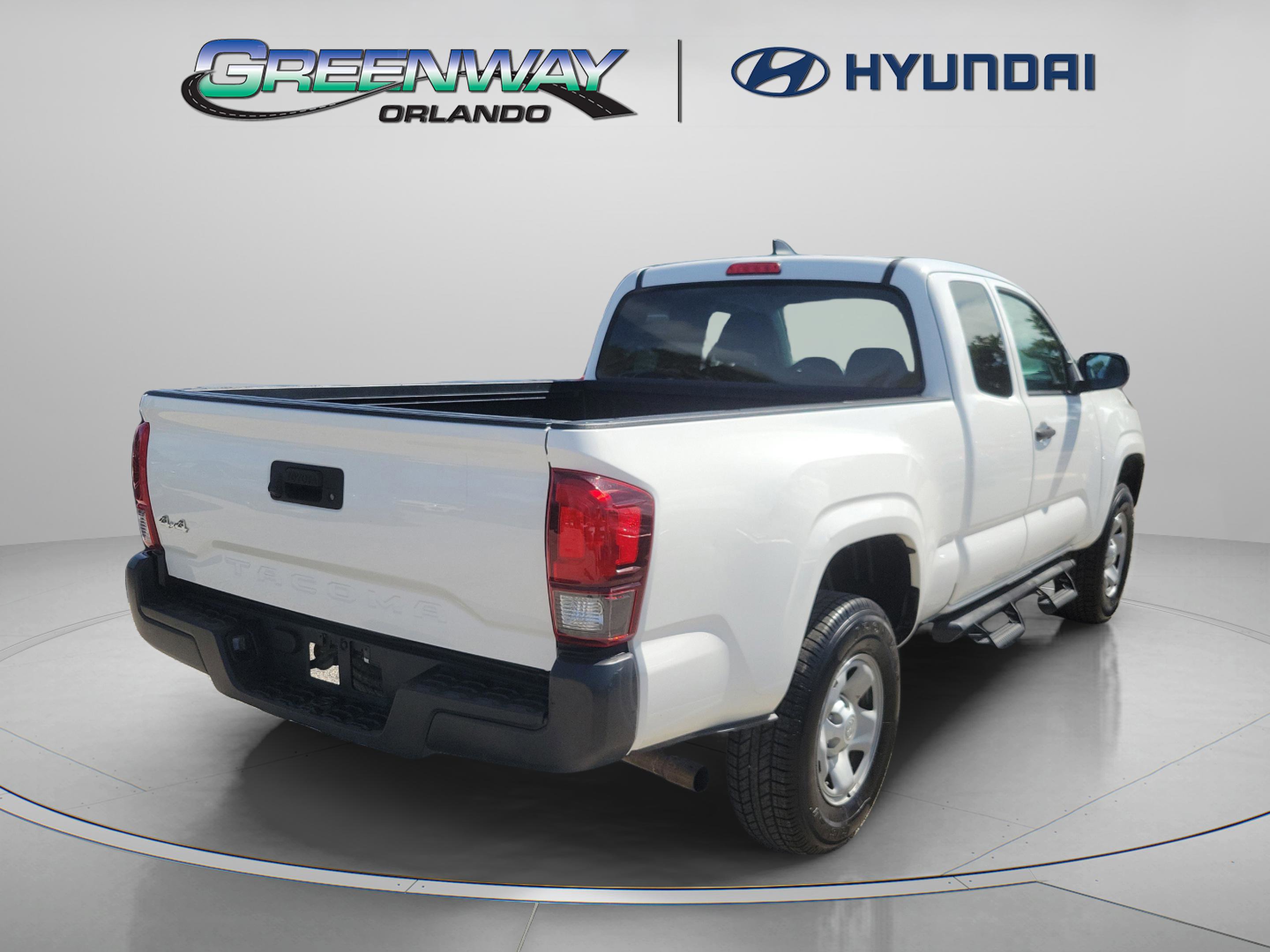 2022 Toyota Tacoma SR5 photo 4