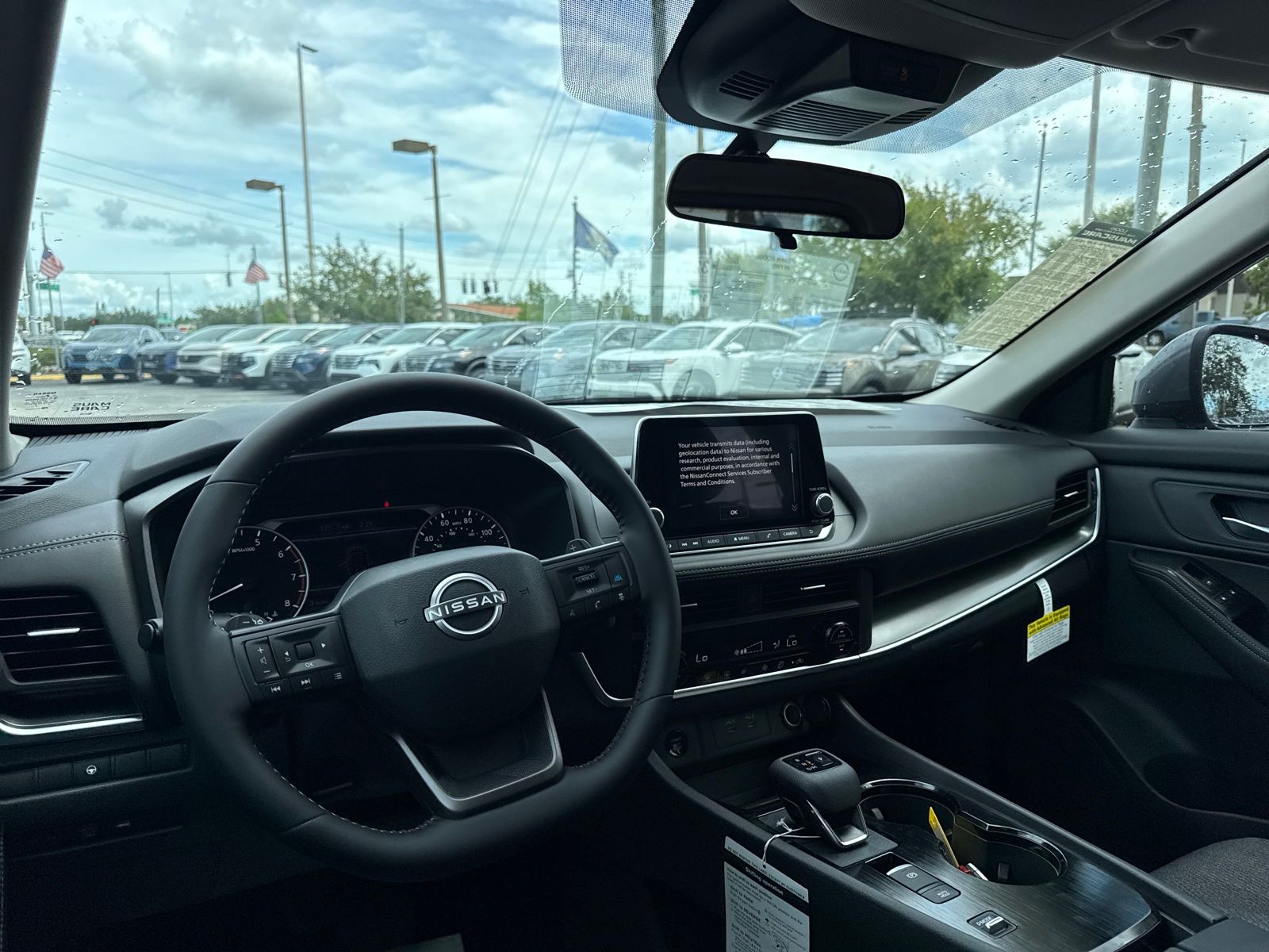 2026 Nissan Rogue SV photo 10