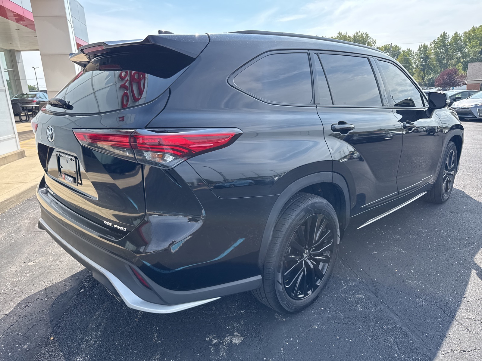 2023 Toyota Highlander XSE photo 3