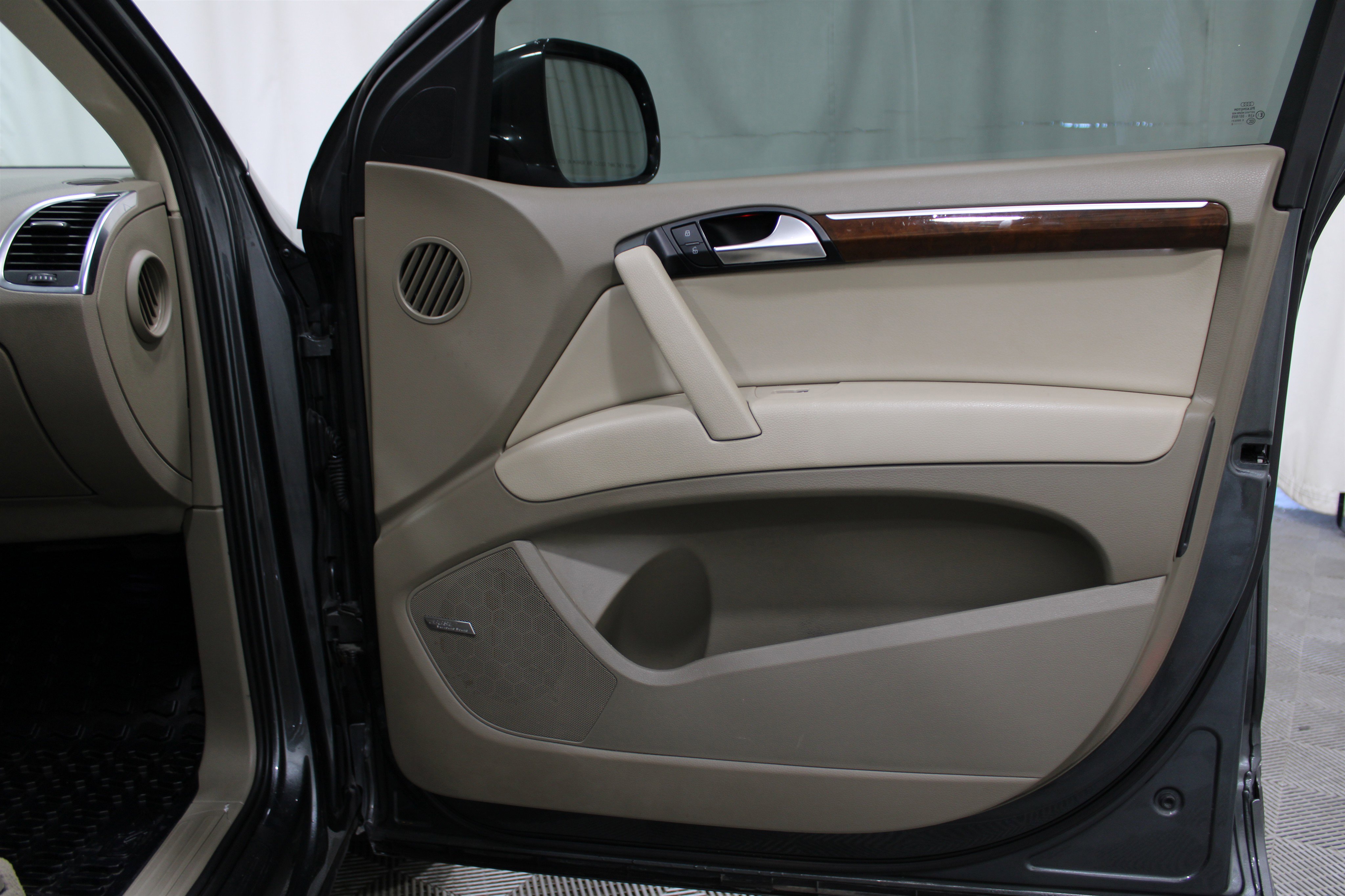 2012 Audi Q7 3.0T Premium Plus photo 14