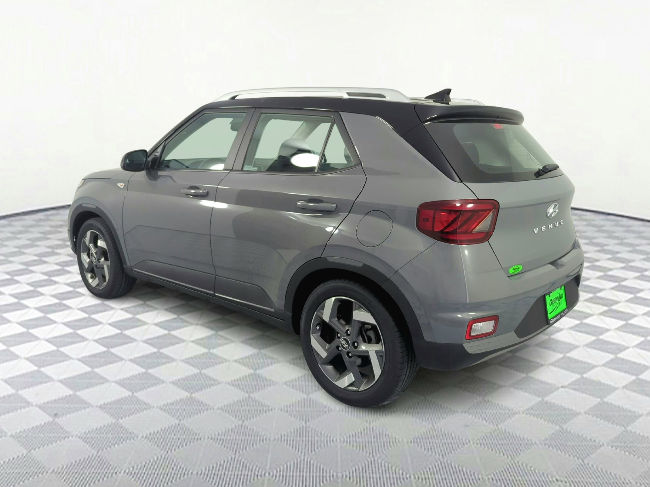 Used 2022 Hyundai Venue Limited with VIN KMHRC8A3XNU174689 for sale in Greenville, TX