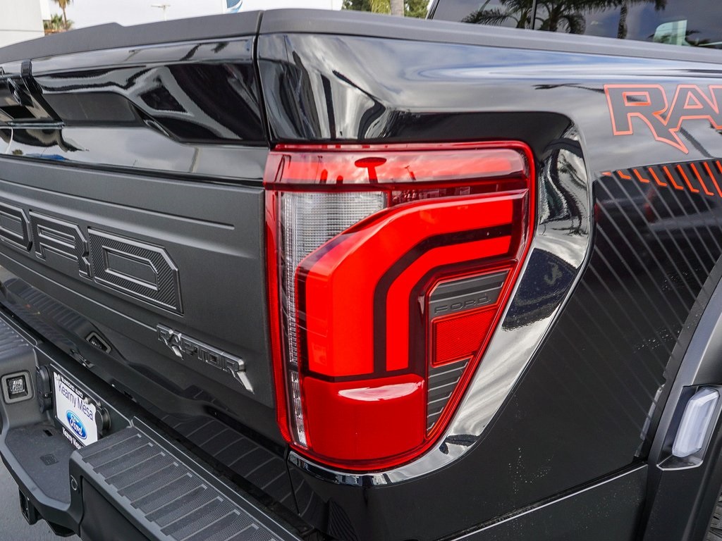 2025 Ford F-150 Raptor photo 9
