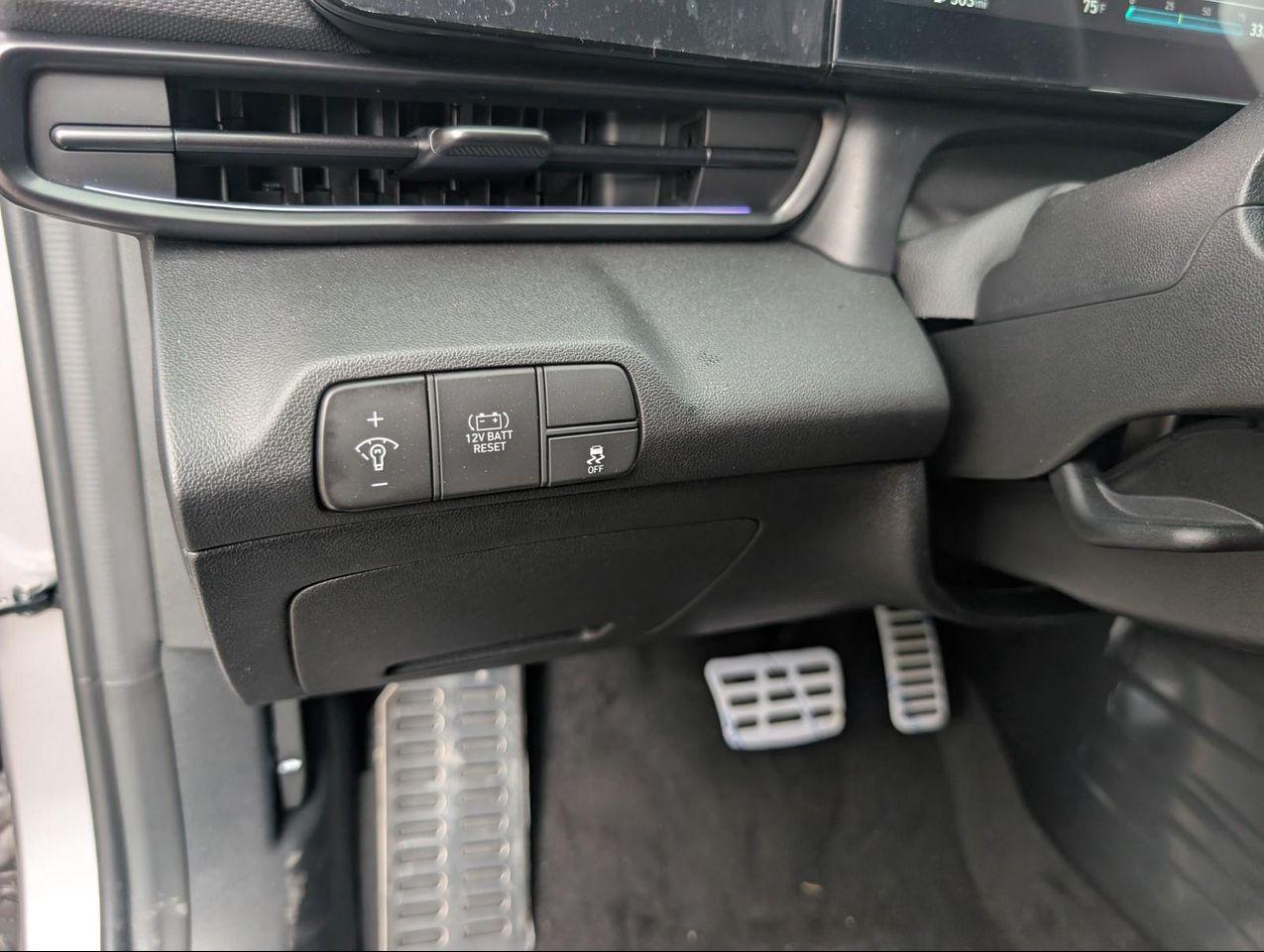 2025 Hyundai Elantra Hybrid SEL Sport photo 19