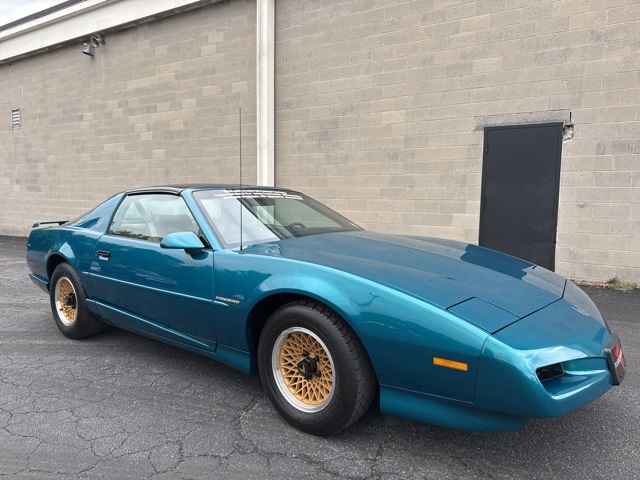 1992 Pontiac Firebird Formula photo 2