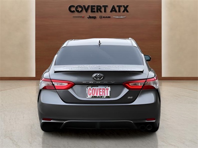 2020 Toyota Camry SE photo 4