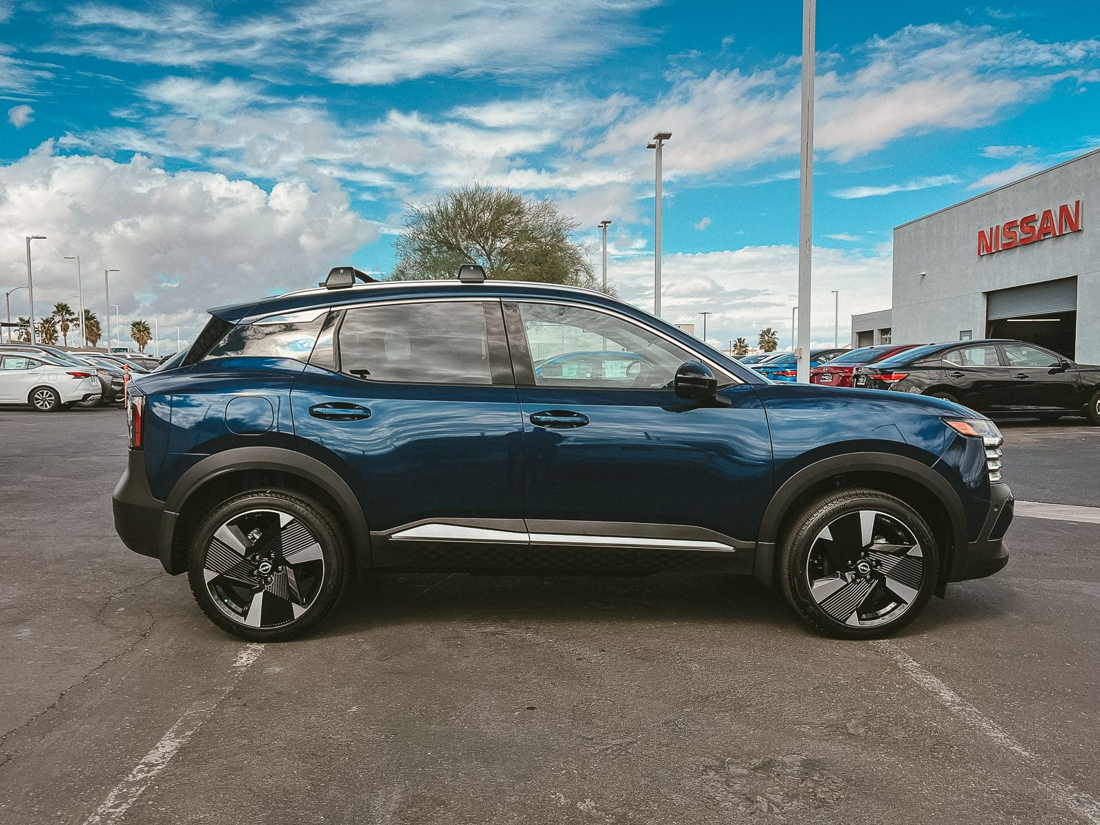 2026 Nissan Kicks SR photo 8