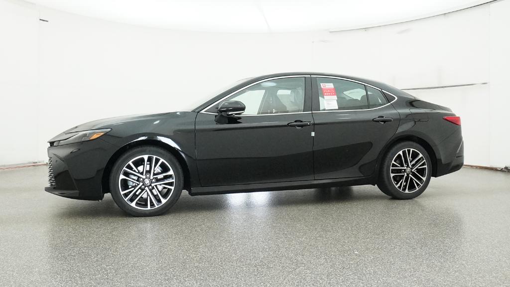 2025 Toyota Camry XLE photo 6
