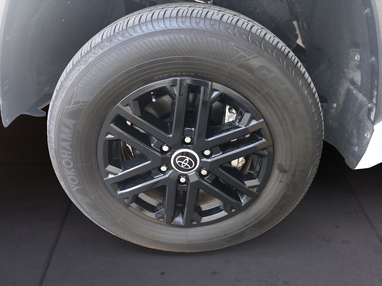 2024 Toyota Tundra SR5 CrewMax photo 12