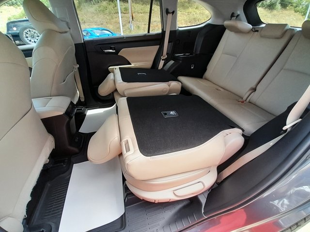 2022 Toyota Highlander XLE photo 47