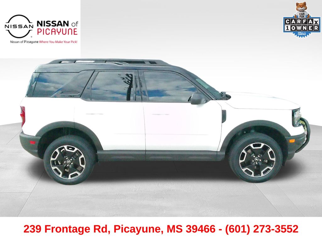 2022 Ford Bronco Sport Outer Banks photo 2