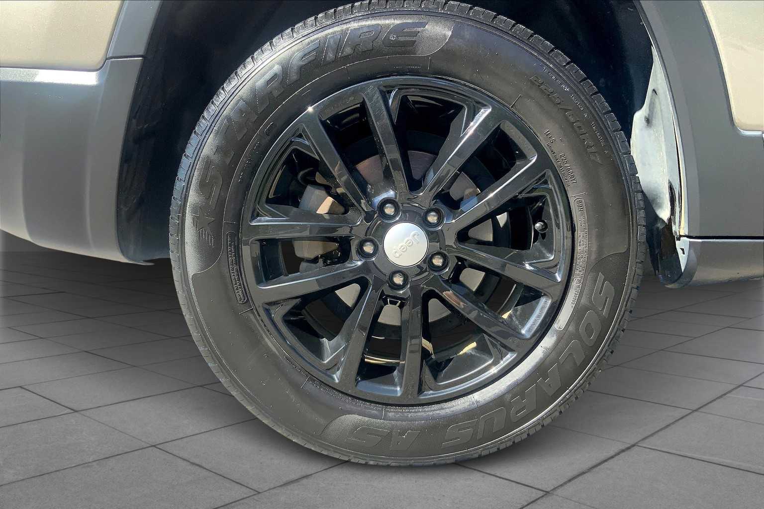 2020 Jeep Cherokee Latitude photo 10