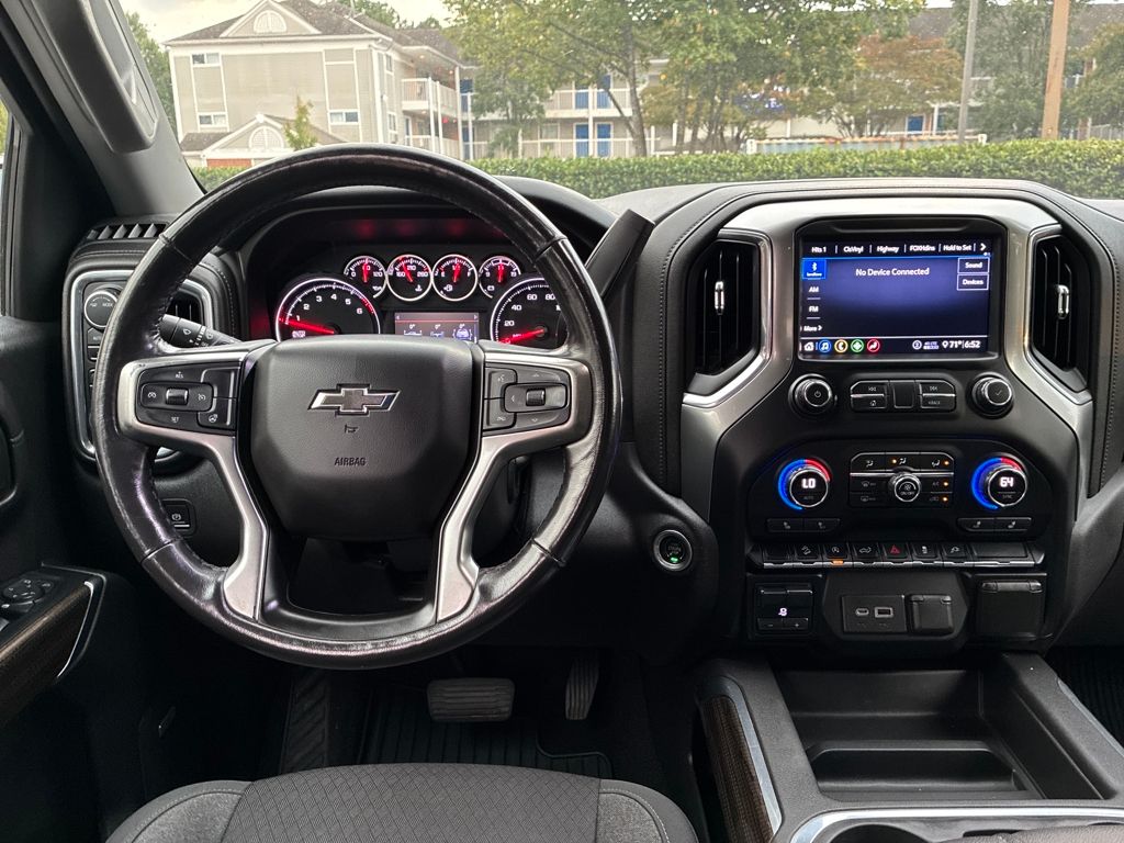 2020 Chevrolet Silverado 1500 RST photo 12