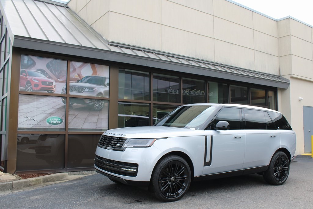 2025 Land Rover Range Rover SE's photo