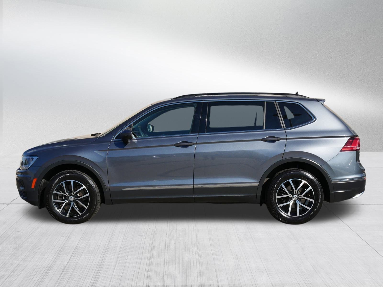 2021 Volkswagen Tiguan R-Line Black SEL photo 4