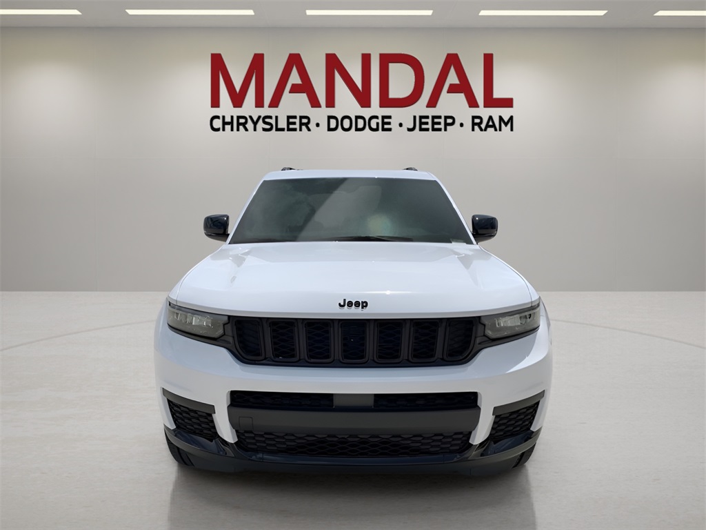 2025 Jeep Grand Cherokee Altitude X photo 2