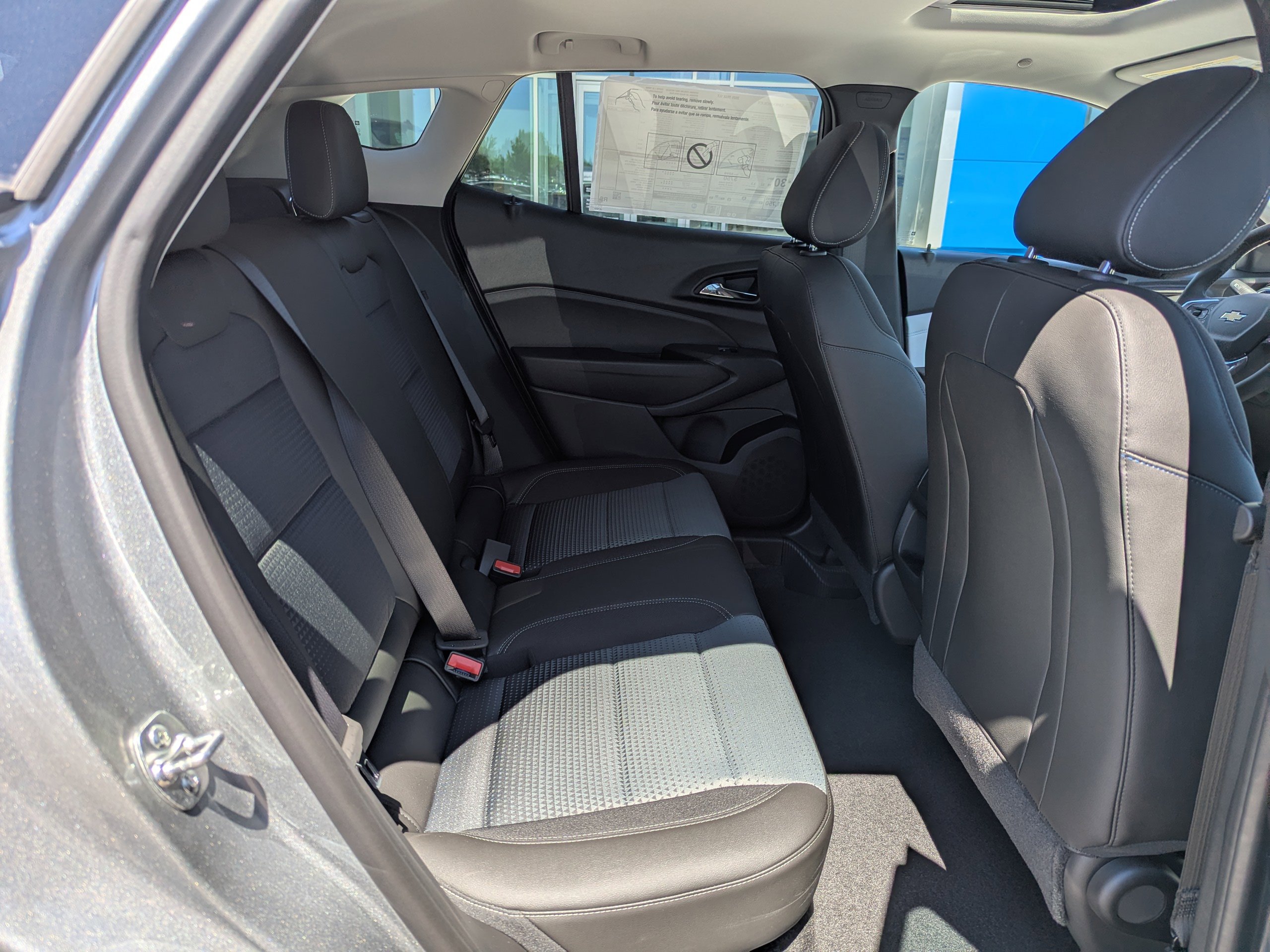 2025 Chevrolet Trax LT photo 32