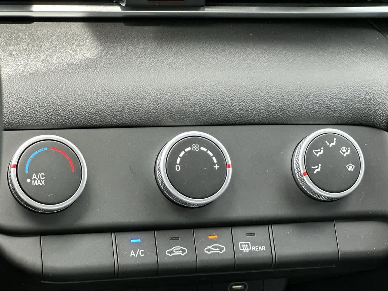 2025 Hyundai Elantra SE photo 18