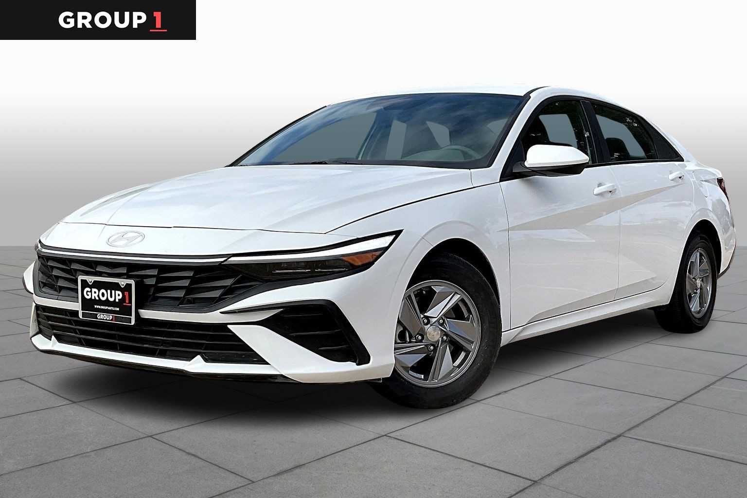 2024 Hyundai Elantra SE