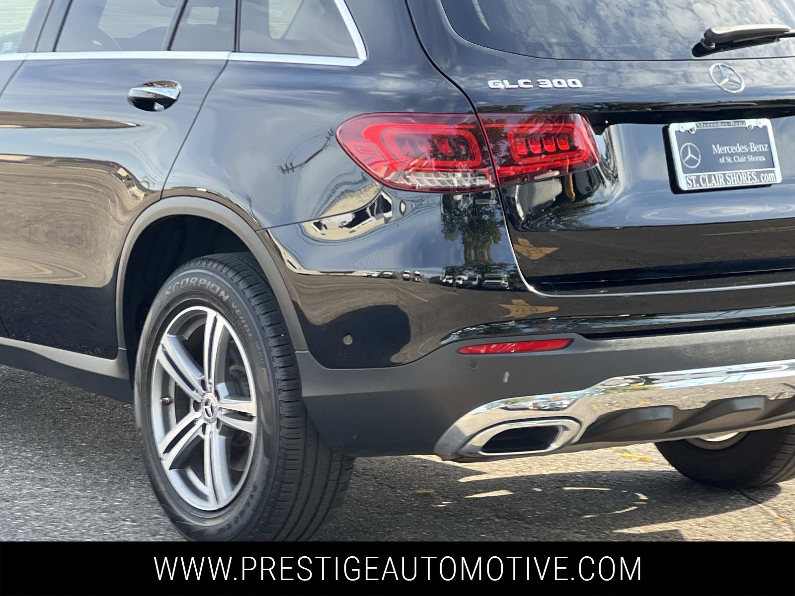 2022 Mercedes Benz GLC 300 4MATIC photo 4