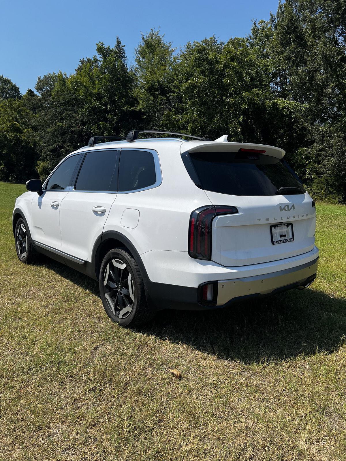 2023 Kia Telluride EX photo 2