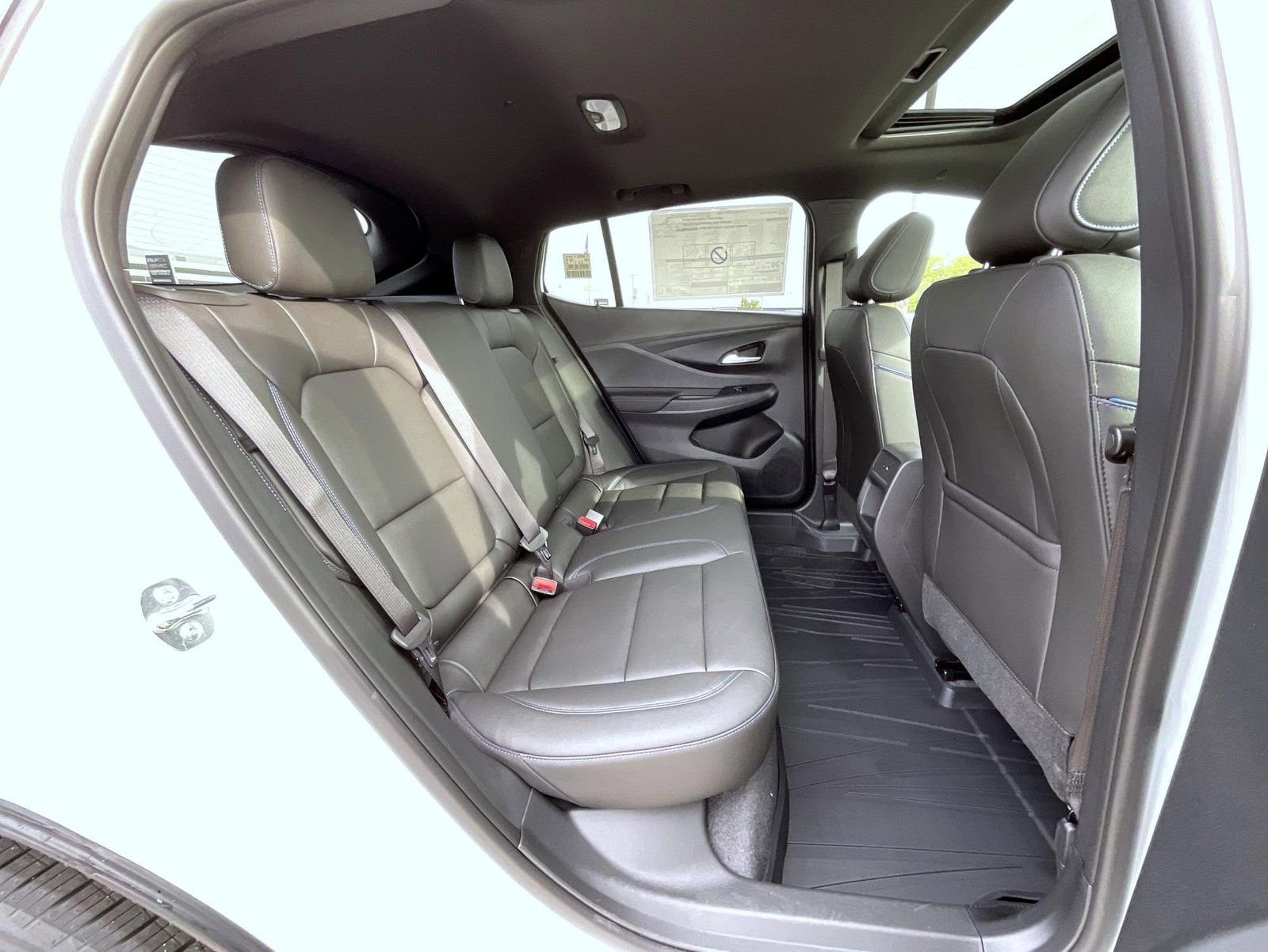 2025 Buick Envista ST photo 18