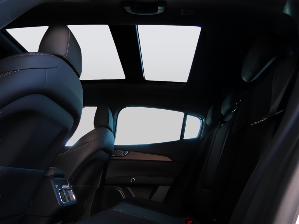 2025 Maserati Grecale photo 22