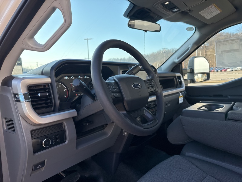 2024 Ford F-600 photo 15