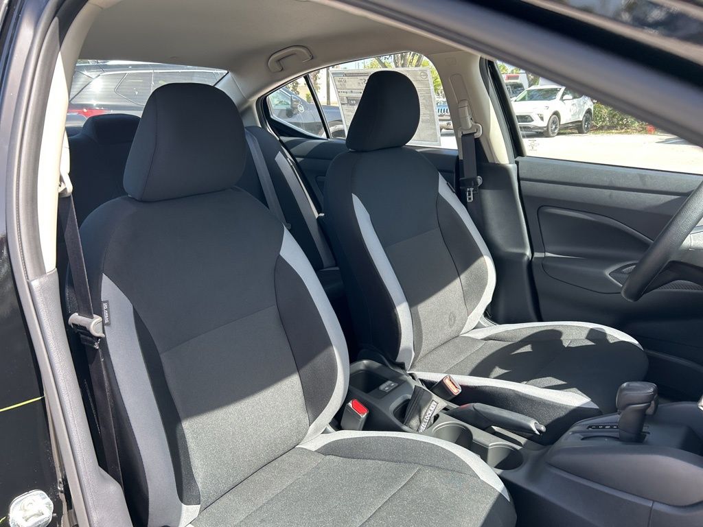 2025 Nissan Versa S photo 32