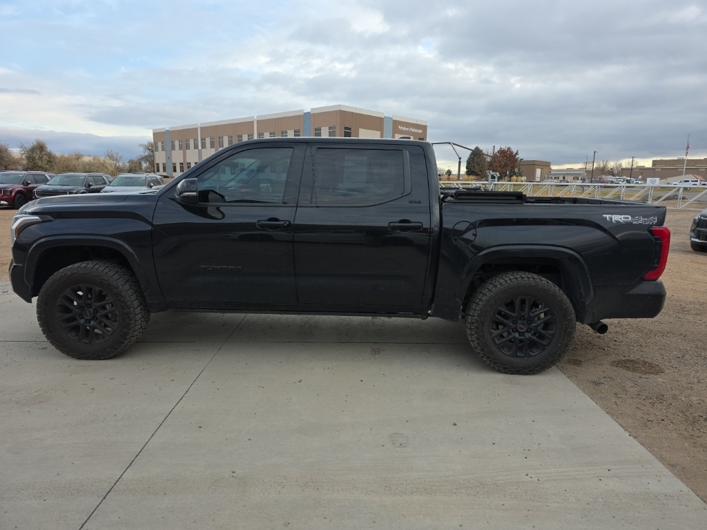 2022 Toyota Tundra SR5 photo 2