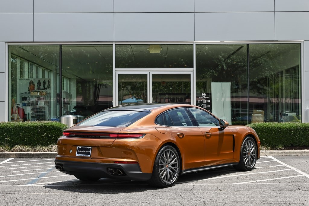 2025 Porsche Panamera 4 photo 7