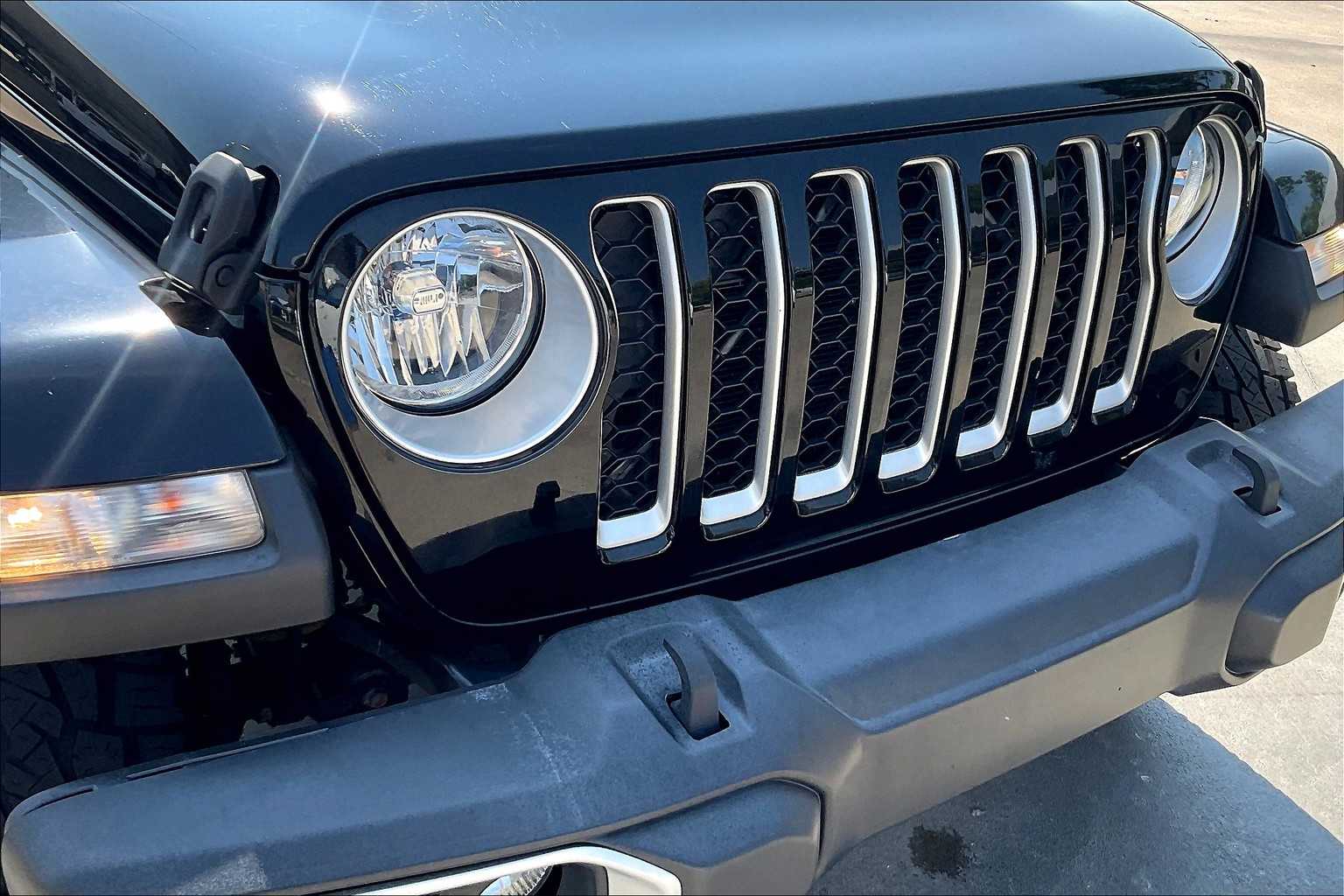 2021 Jeep Gladiator Overland photo 26