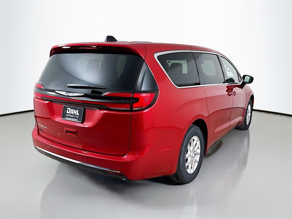 2025 Chrysler Pacifica photo 7