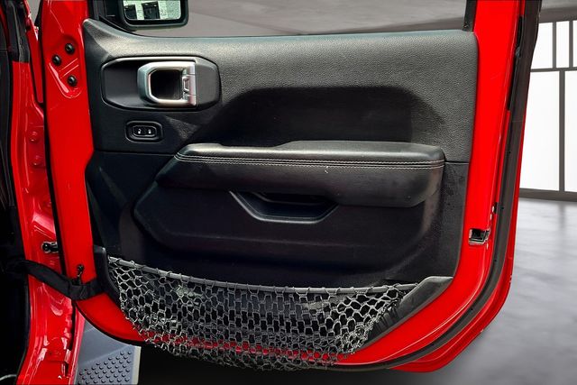 2020 Jeep Wrangler Unlimited Sahara photo 25