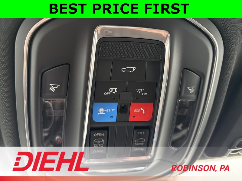 2025 Jeep Grand Cherokee Altitude photo 17