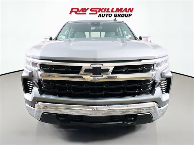 2023 Chevrolet Silverado 1500 LT photo 2