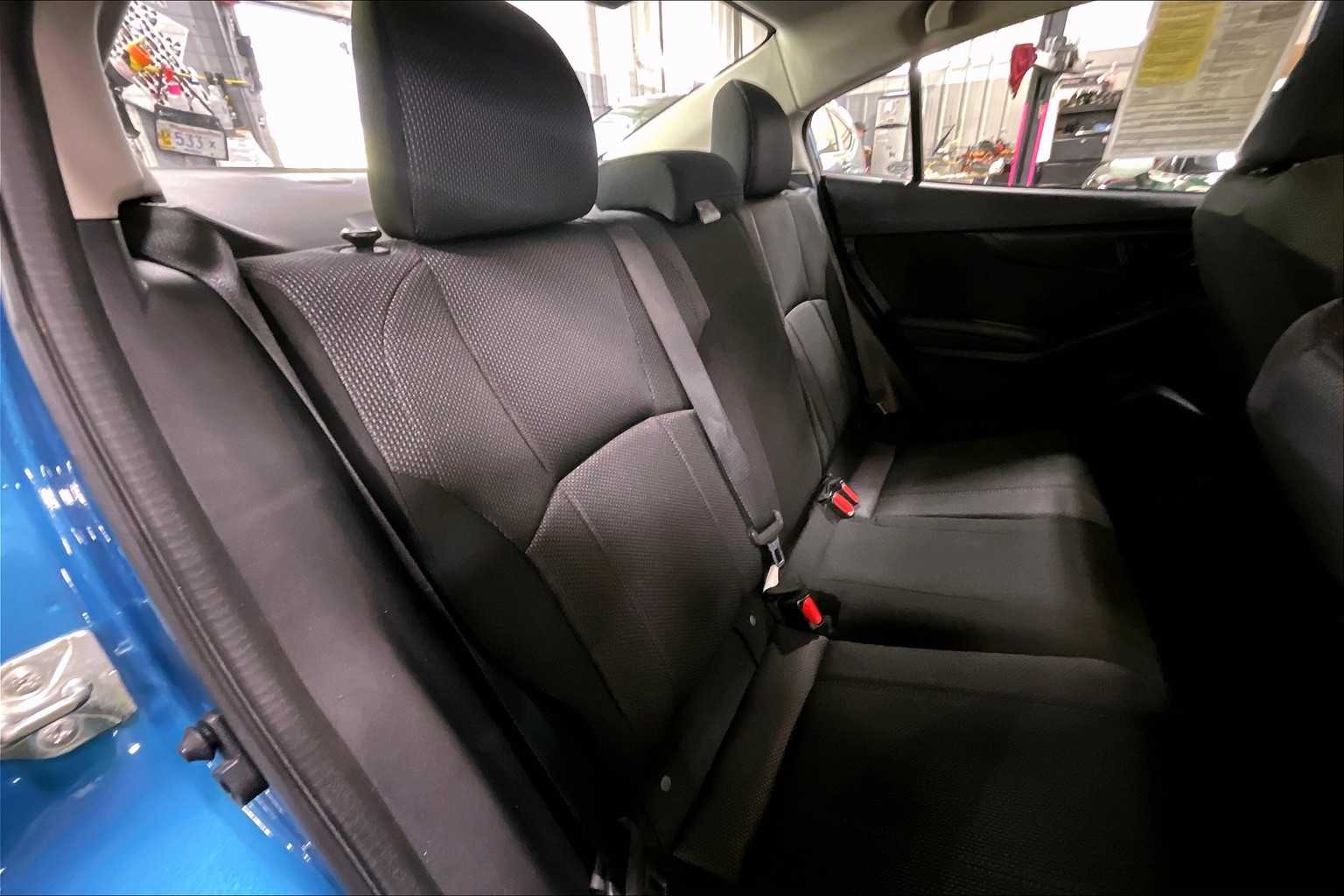 2017 Subaru Impreza 2.0i Premium photo 17