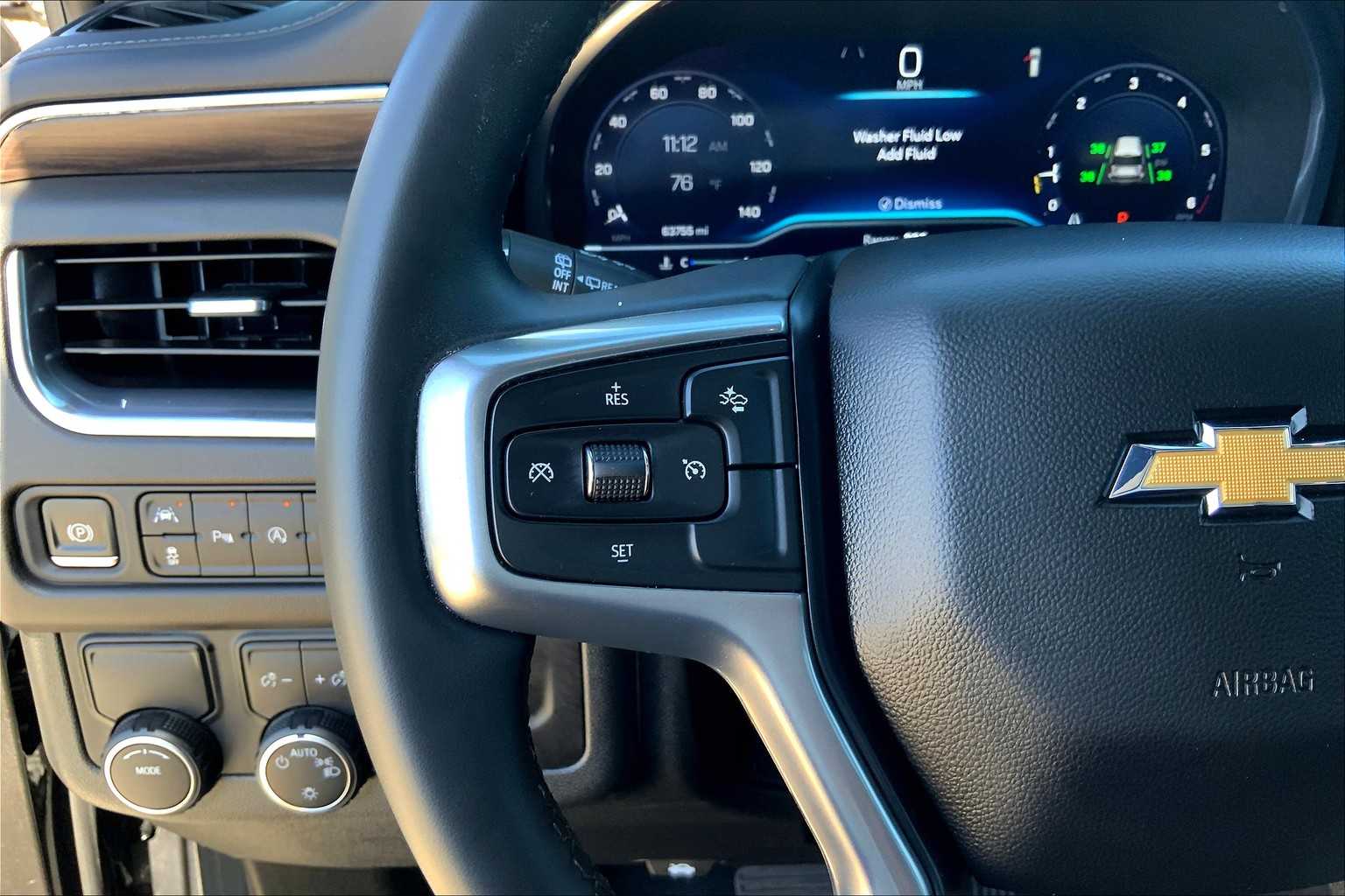 2024 Chevrolet Suburban LT photo 22