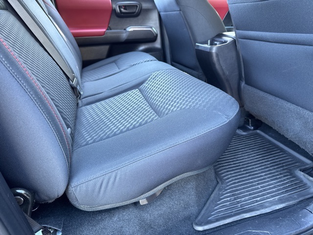 2022 Toyota Tacoma SR5 photo 12