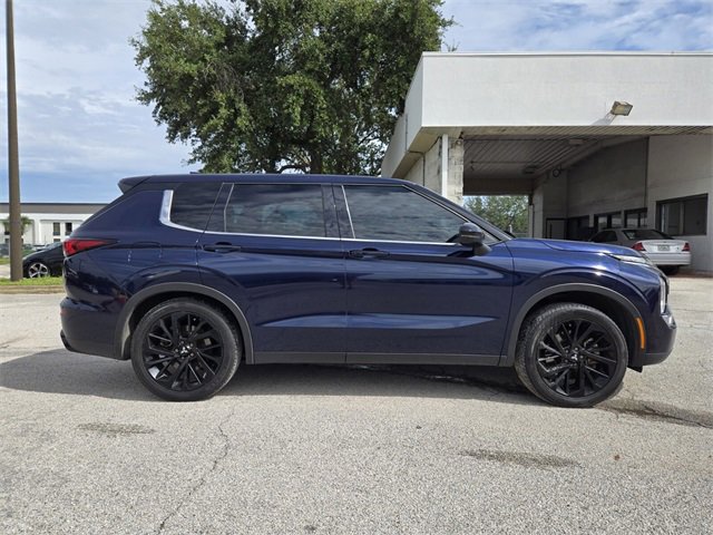 2022 Mitsubishi Outlander Black Edition photo 6