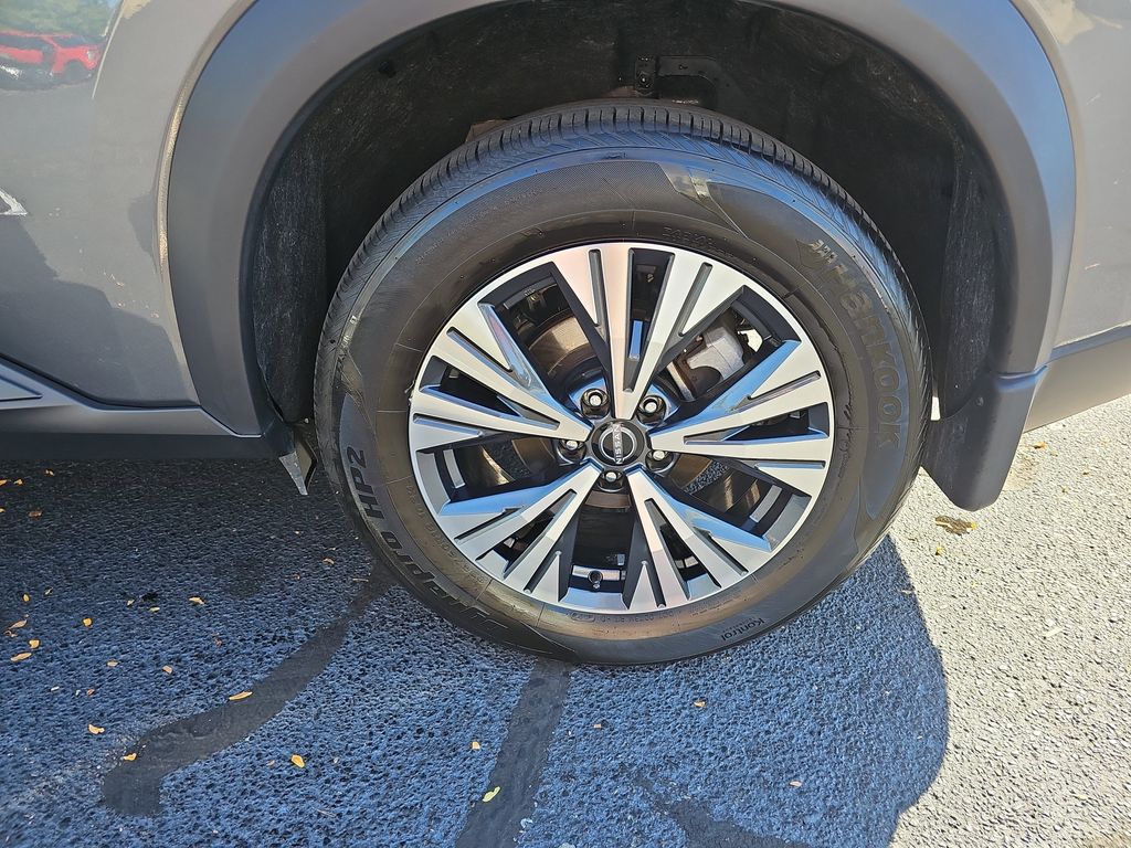 2022 Nissan Rogue SV photo 33