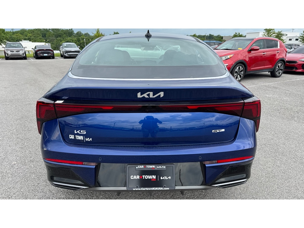 2025 Kia K5 GT-Line photo 4