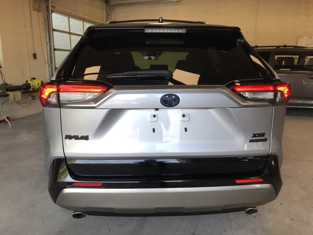 2023 Toyota RAV4 Hybrid XSE photo 3
