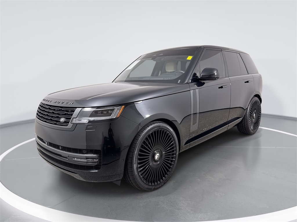 2024 Land Rover Range Rover SE's photo