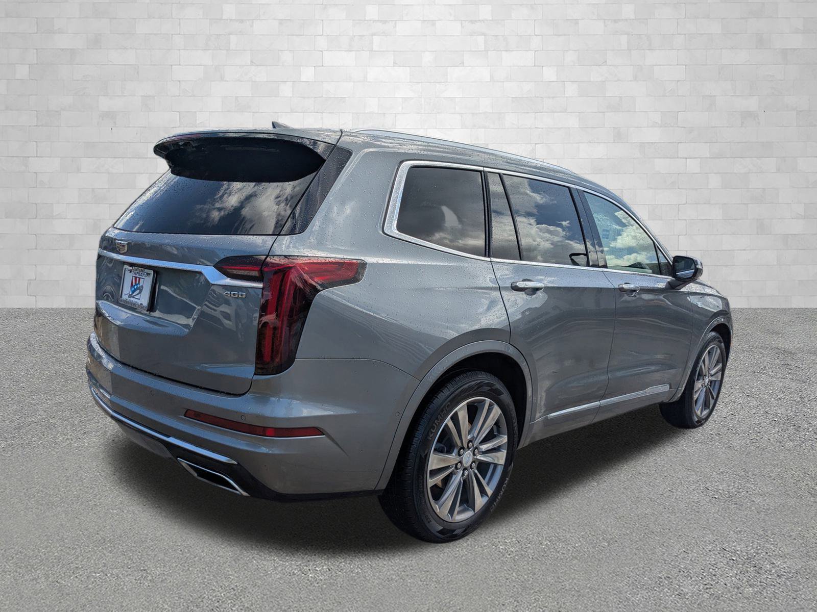 2021 Cadillac XT6 Premium Luxury photo 2