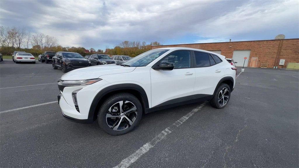 2025 Chevrolet Trax photo 4