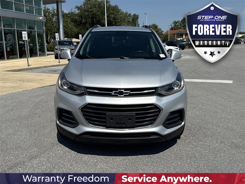 2022 Chevrolet Trax LT photo 2