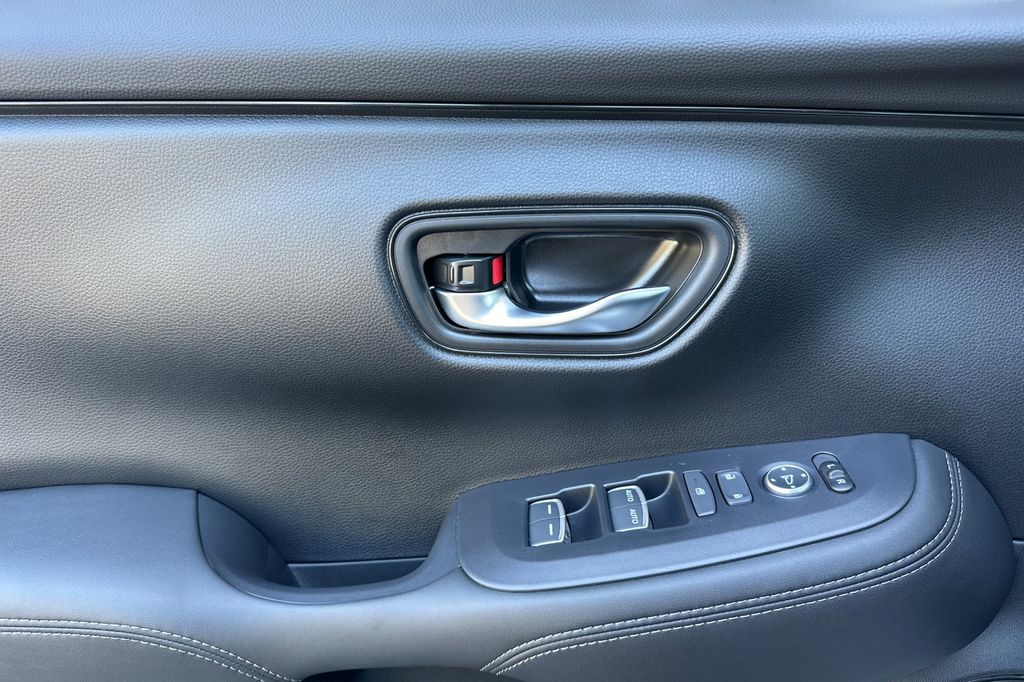 2026 Honda HR-V EX-L photo 7