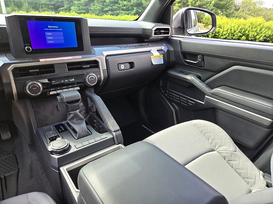 2025 Toyota Tacoma SR5 photo 20