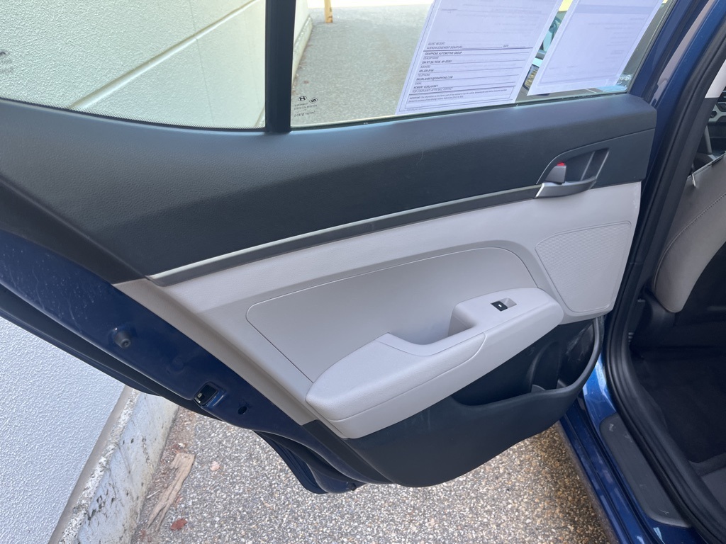 2018 Hyundai Elantra SE photo 9